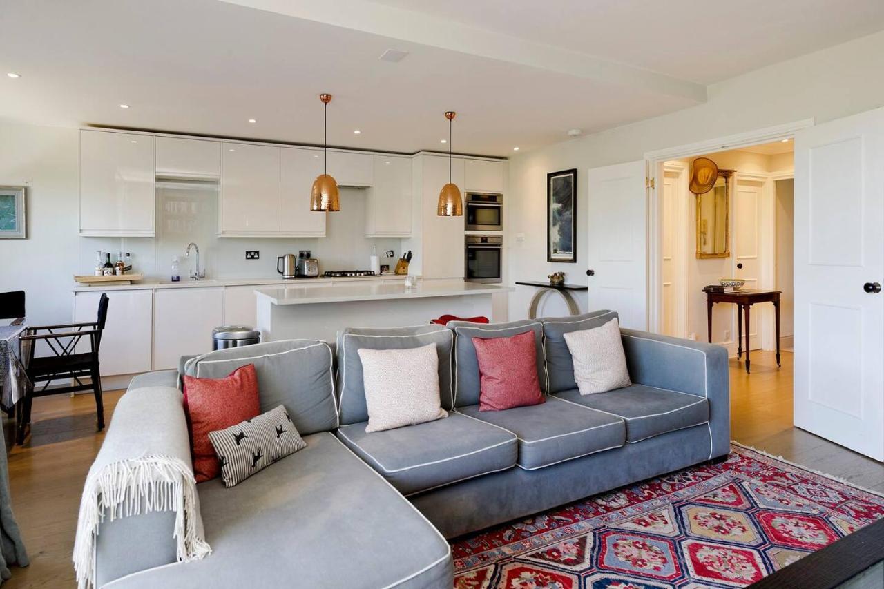 Bright 2-bed In Fashionable Chelsea Apartment *