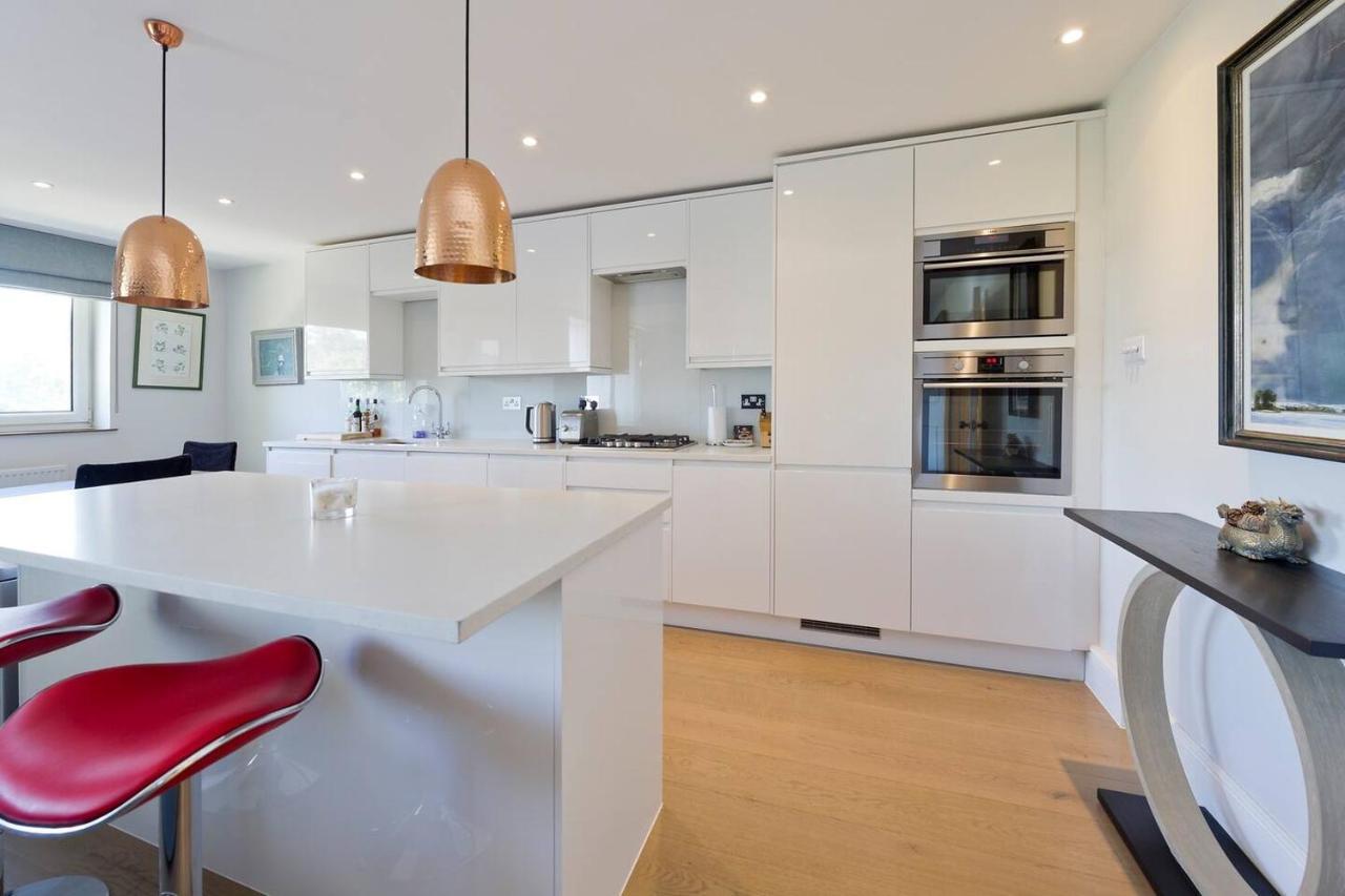 Bright 2-bed In Fashionable Chelsea Apartment London