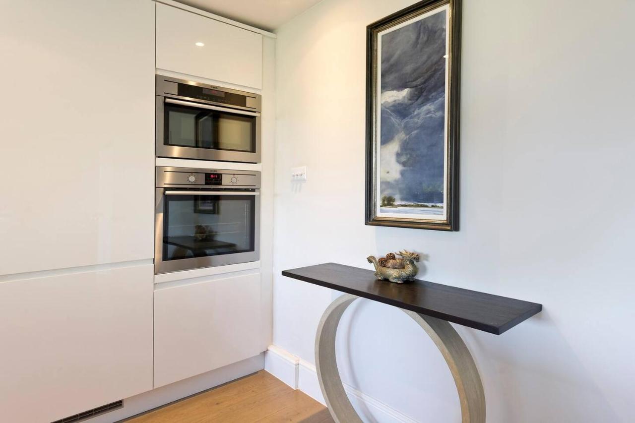 Bright 2-bed In Fashionable Chelsea Apartment London