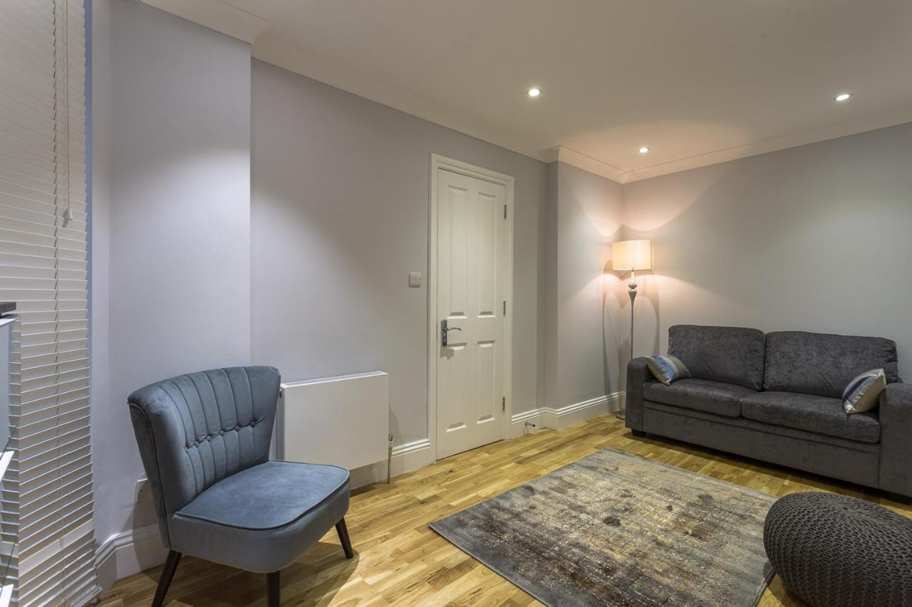 Cleveland House * London
