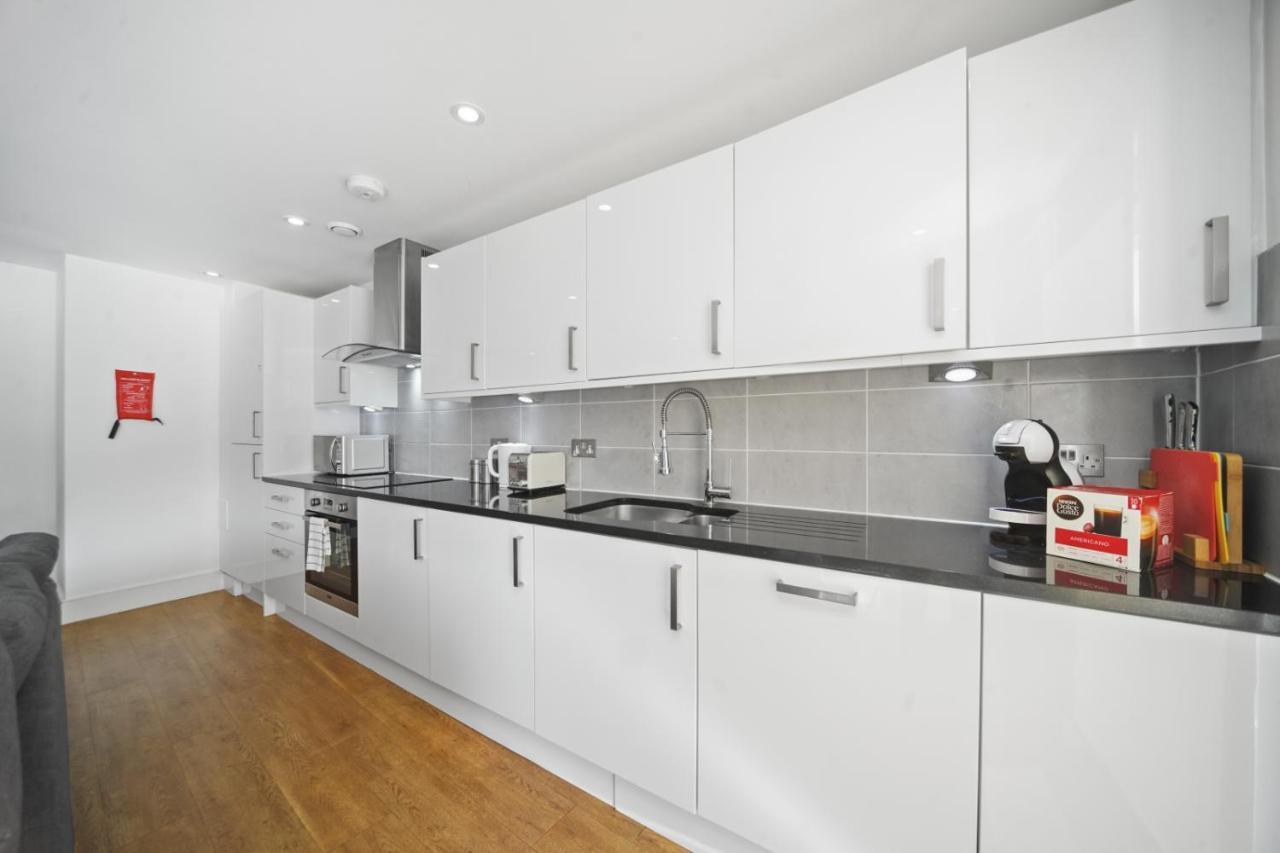 Modern In Bayswater Free Wifi & Aircon By Aparts Apartment
