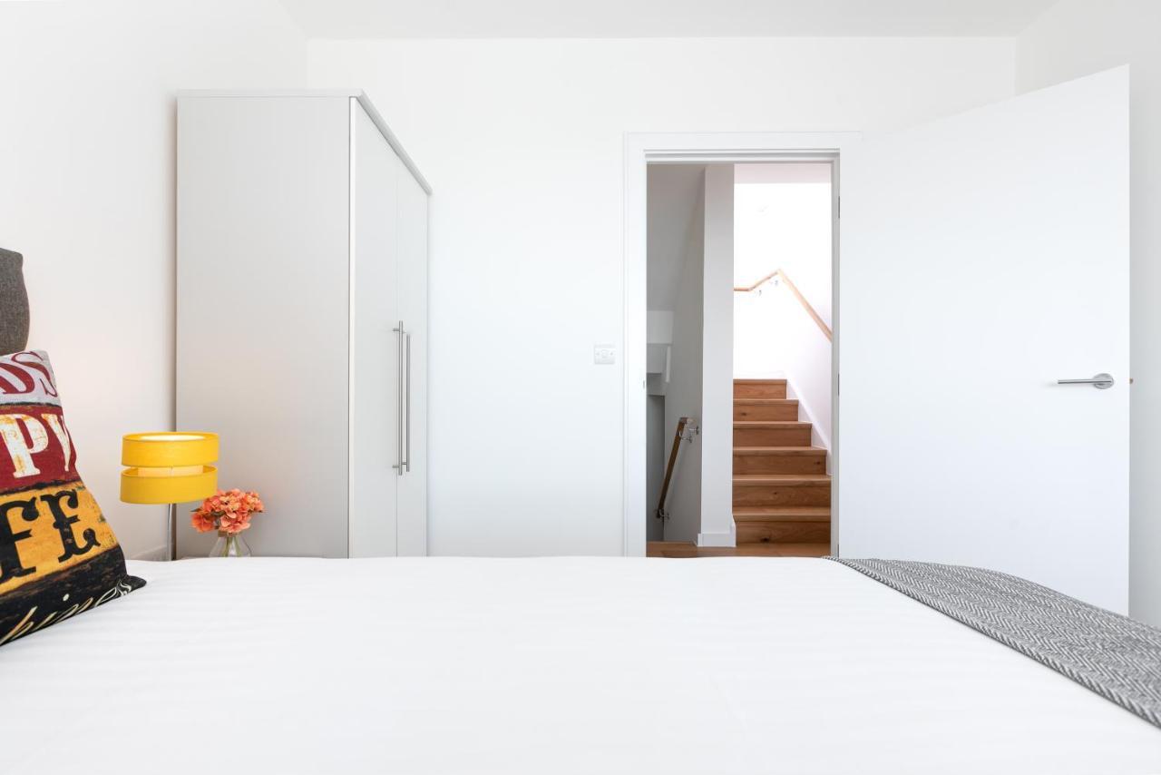 Skyvillion - Olympic View Stratford Apartment London