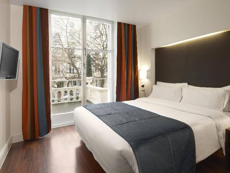 Hotel The Caesar London