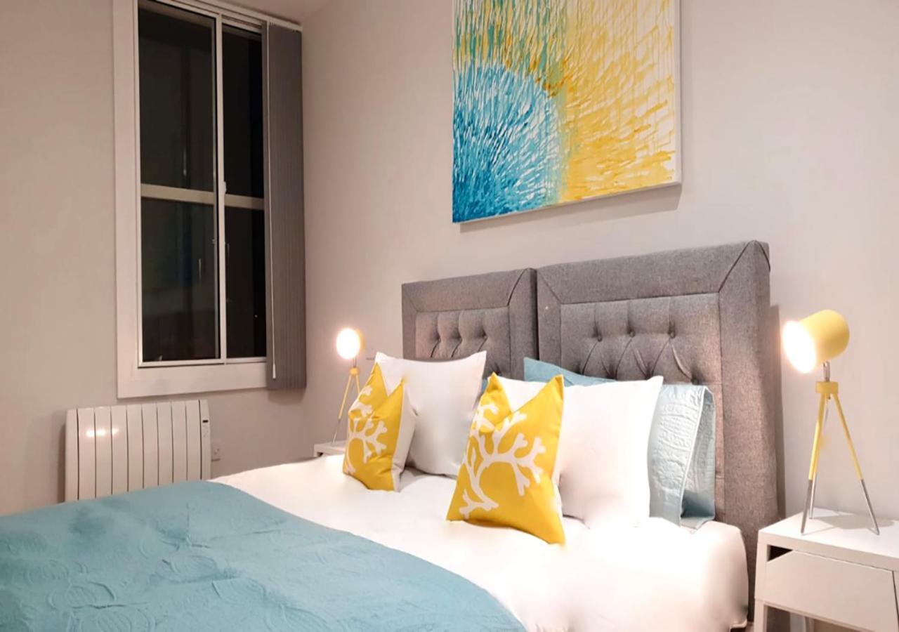 Heathrow By Manhatan Apartment London