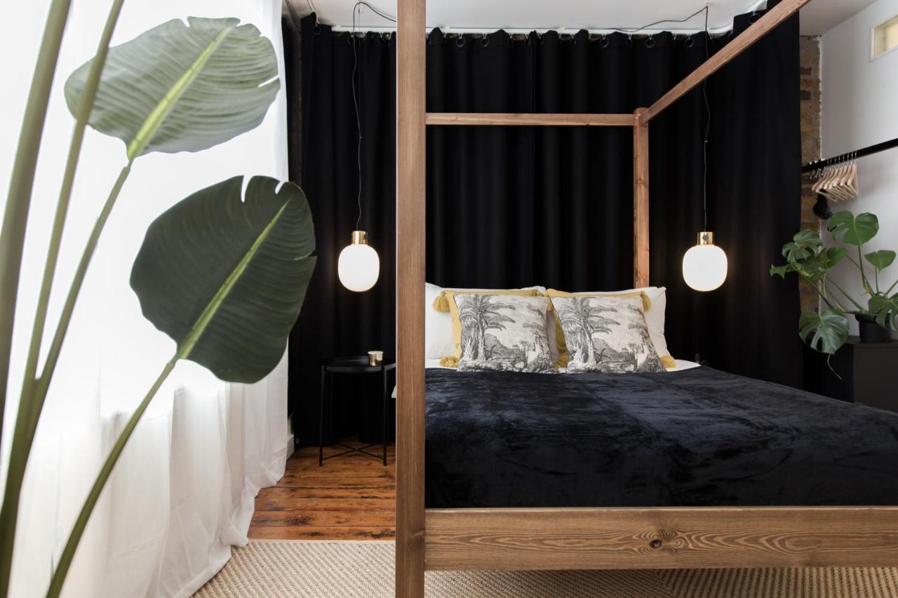 The Upholstery Loft, Shoreditch, By The Design Traveller Apartment