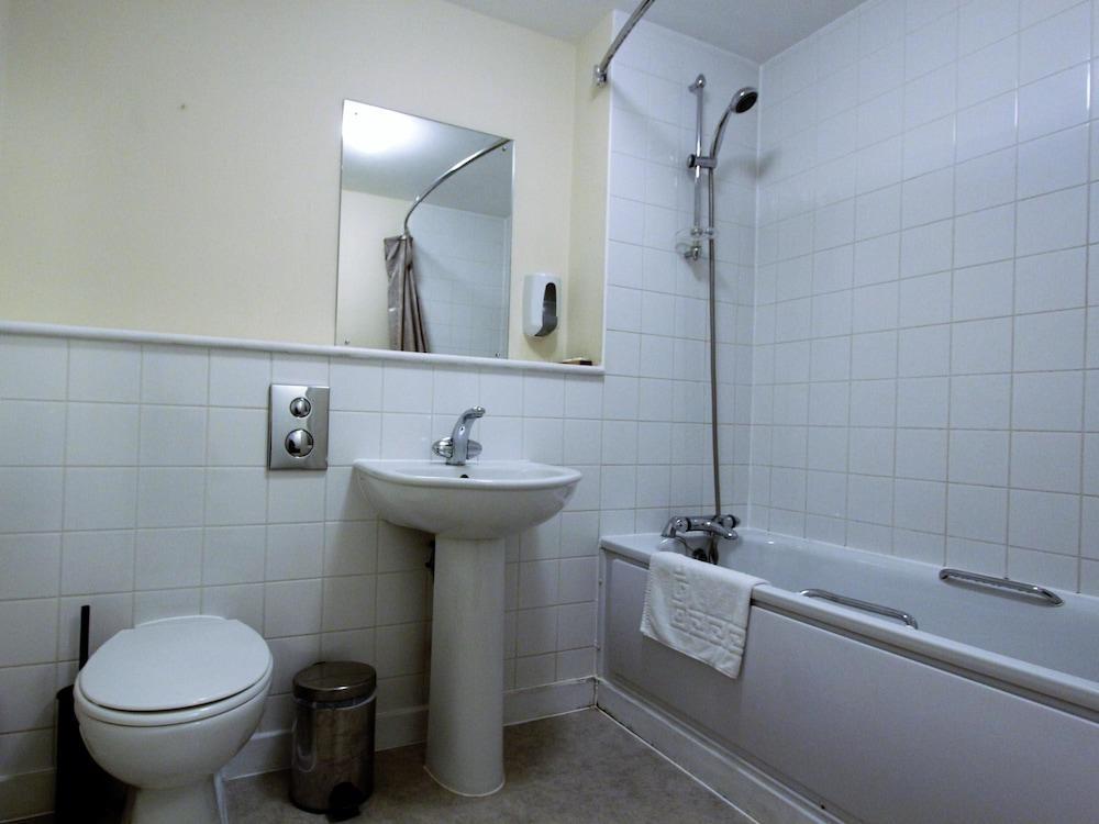 Wharf Gasthof 2*