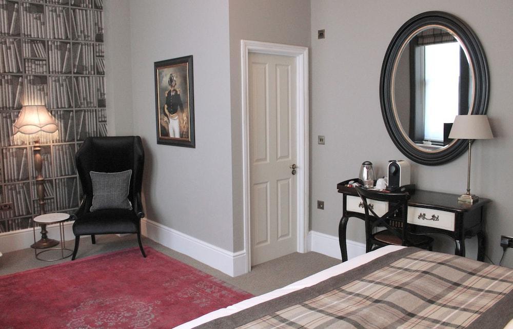 Guest house The Grafton Arms Pub & 4*