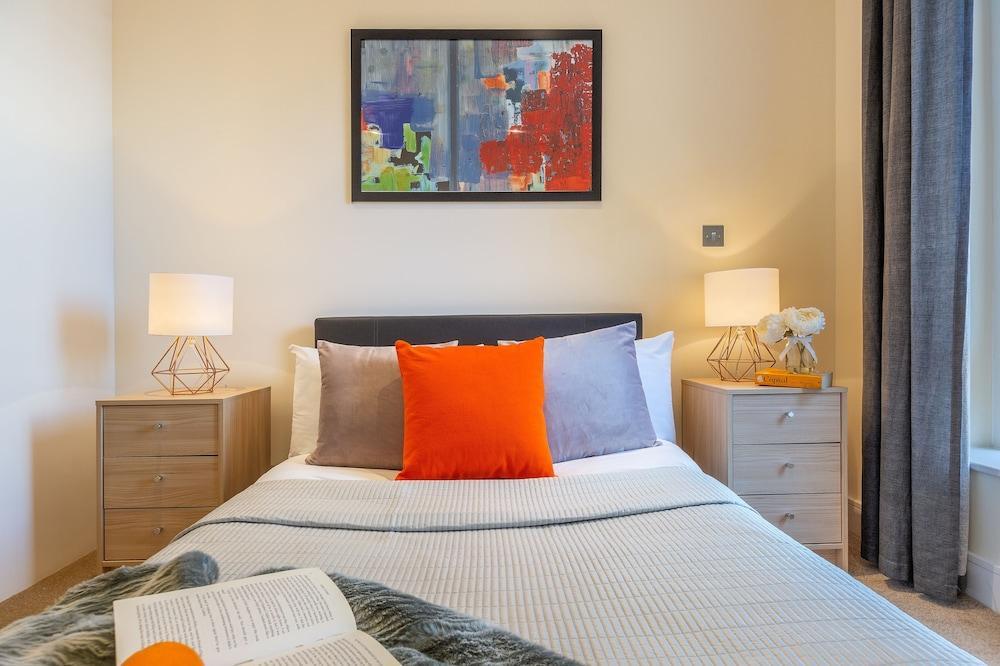 Two Bedroom In Limehouse London