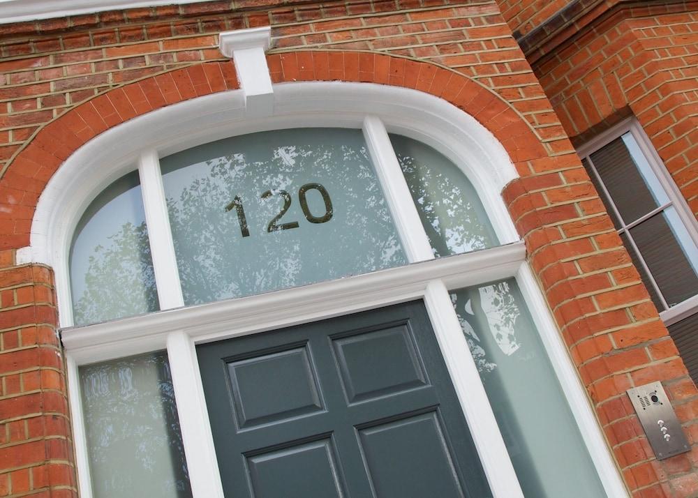 Barons Court *