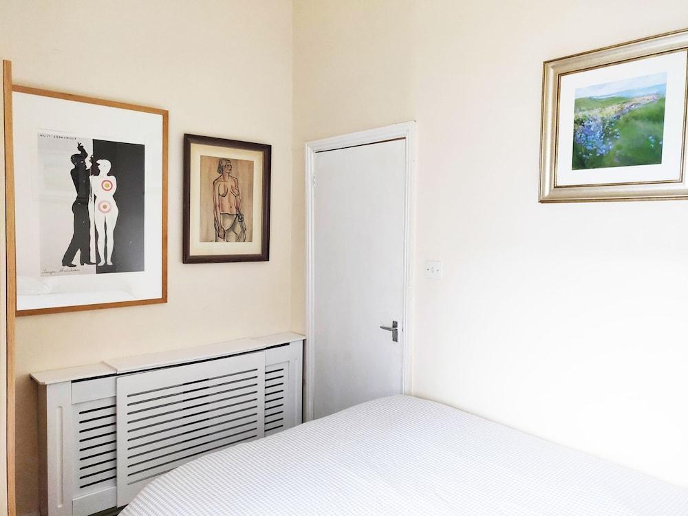 Apartment Artistic Pied-A-Terre, Steps From The Tube, Moments From London'S Heart London