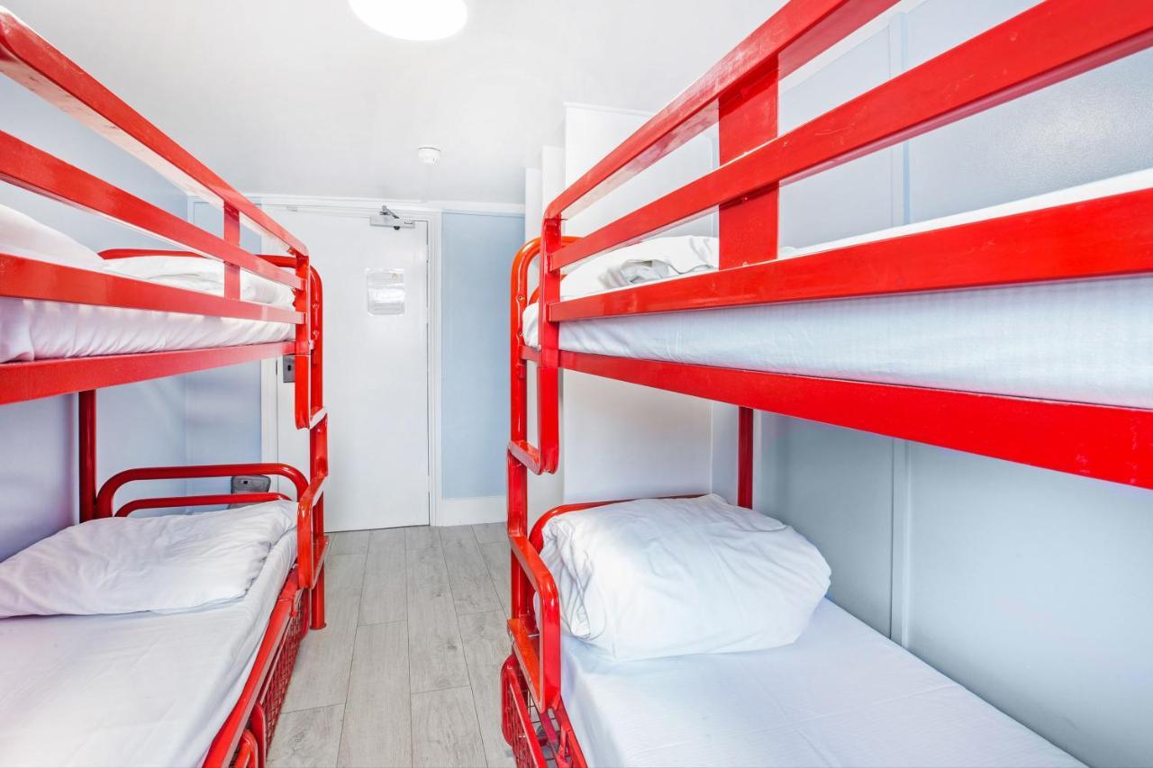 Hostel Astor Victoria London