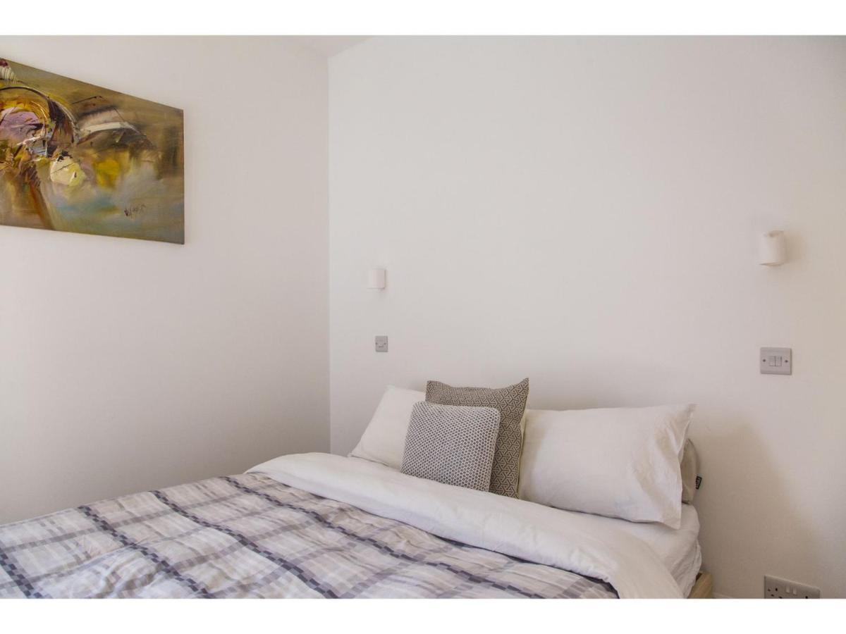 Modern In Hampstead For 4 Apartment *