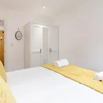 Watford Town Centre, Serviced One Bed Flat With Choice Of King Or Twin Beds, Sleeps Up To 4 Sharing, Free Wifi And Free Movies