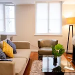 One Bed Serviced Apt Near Holborn In Chancery Lane