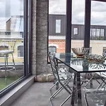 Luxurious Apartment With Balcony