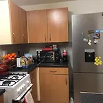 Beautiful Large Room In London Flat