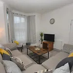 Jb Stays Greenwich, 3 Bed House,Ideal For Contractors And Family