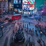 Piccadilly Circus Luxury Studio