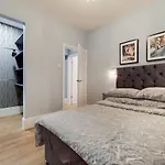 Luxury Art Deco, 2 Bedroom Flat