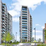 Riverside Apartment Minutes From Elizabeth Line