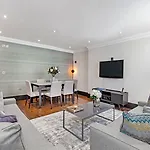 130 Queen\'S Gate Apartments