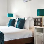 Julian Residence - Camden Road