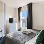 Two Bedroom Apartment In Tooting