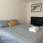 2 Bed Functional House Close To Manor Park Train Station
