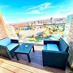 Luxury 2 Bed Penthouse Battersea River/City View
