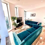Luxury 2 Bed Penthouse Battersea River/City View