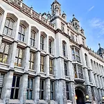 Superior Entire Apartment Between St Pauls Cathedral And Covent Garden