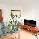 210 Coldharbour Lane
