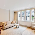 Kensington Luxury Apartment
