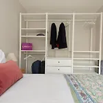 Chelsea Stunning Two Bedroom Townhouse With Airconditioning