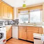 Lovely And Comfortable Home Stay In London