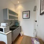 One Bed Studio Apartment In Central London