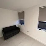 Cozy Two Bed Apartment In Clapham 1