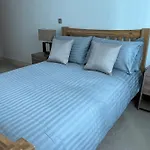 Central London River View Apartment