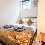 Stunning 3-Bed House In Central London