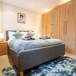 Stunning 3-Bed House In Central London