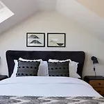 The Kilburn Crib - Stunning 3Bdr Flat