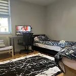 Grand Bleu - London - Next To Piccadilly Line Tube Station & Brand New Facilities