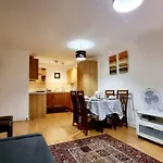 Entire Home In East London E3 Near Bromley By Bow Station