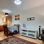 Entire Home In East London E3 Near Bromley By Bow Station