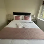 Second Nest Islington Town House