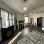 Star London Warwick Mansions 3-Bed Haven