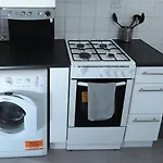 Self Contained 2 Bedroom Flat In Southwark