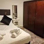 Share Accommodate