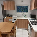Cosy North Kensington Family Apartment For 4 Persons - Children Stay Free
