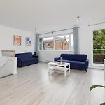 Primrose Apartment - Large 2 Bedroom Apart